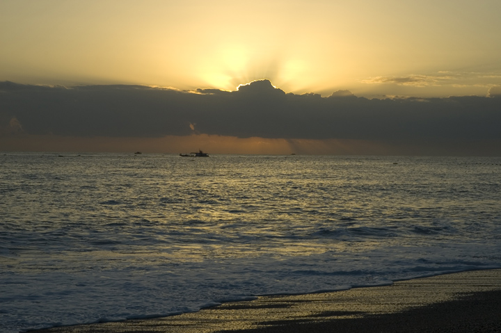 cloud formation on the sea 2008 dec k